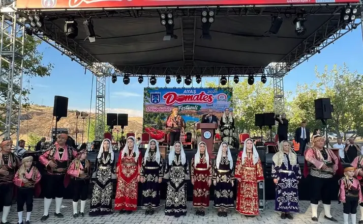 Ayaş Domates Festivali, renkli görüntülerle başladı
