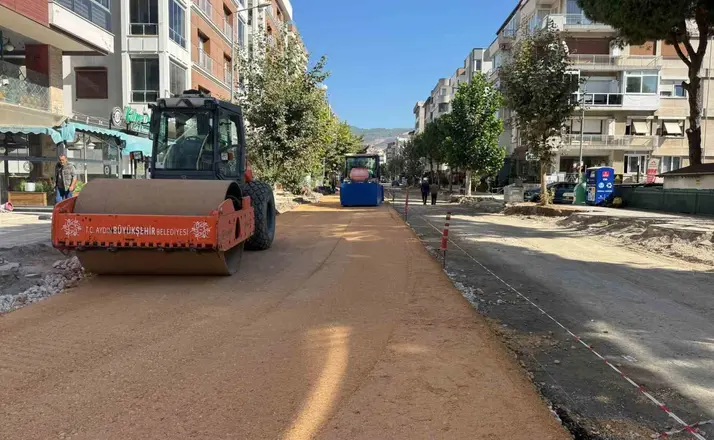 Aydın Büyükşehir’in yol çalışmaları sürüyor
