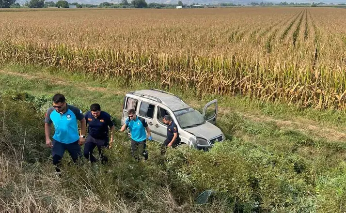 Aydın’da tarlaya uçan araç sabah fark edildi, içinden kimse çıkmadı
