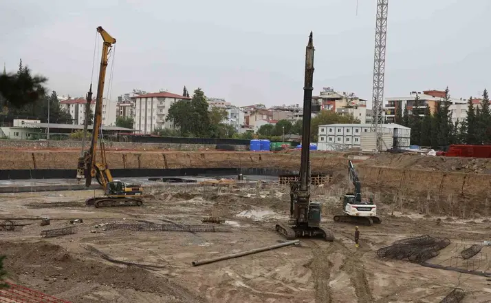 Aydın’da yeni adalet sarayı inşaatında kazıklar çakıldı
