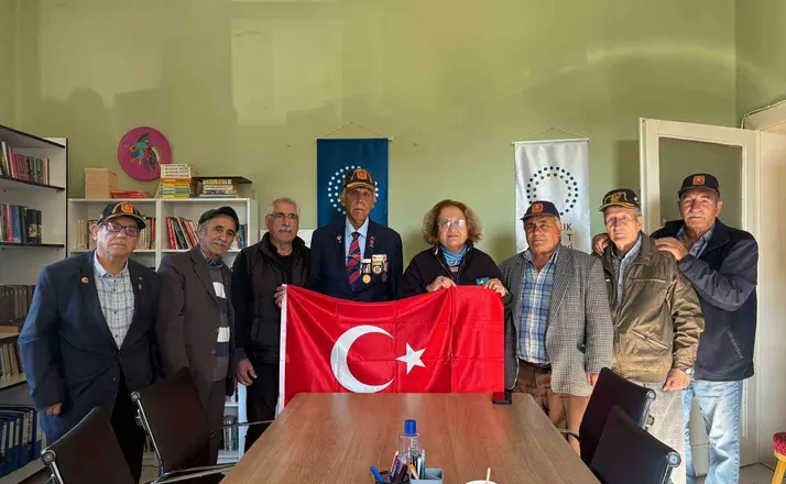 Ayvalıklı gazilerden Kent Konseyi Başkanı Füsun Atay’a anlamlı jest
