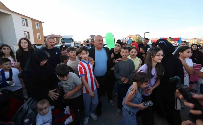 Aziziye’de güz akşamları coşkusu
