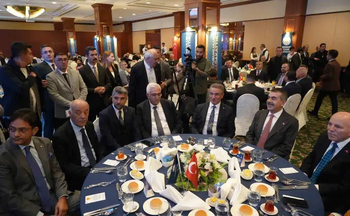 Bakan Tekin: "Ortak akıl arayışı beni mutlu etti"
