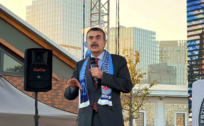 Bakan Tekin: "Sosyal medyada hem içerik üreticileri hem de yapımcı şirketler yeterince hassas davranmıyorlar"

