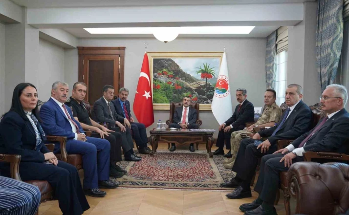 Bakan Tekin’den, Şırnak Valiliğine ziyaret 