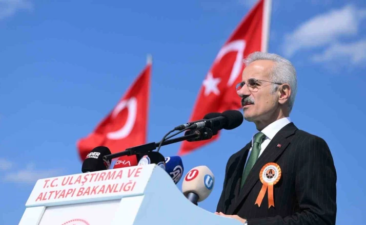 Bakan Uraloğlu: "Antalya-Alanya Otoyolu’nun tamamlanmasıyla mevcut güzergâhta 2,5 saat süren seyahat süresi 36 dakikaya düşecek" 