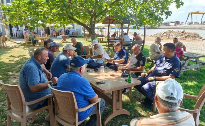 Balıkçılar denizlerin temiz tutulması konusunda bilgilendirildi 