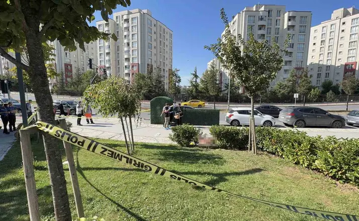 Başakşehir’de alacak verecek kavgasında kan aktı: 2 yaralı
