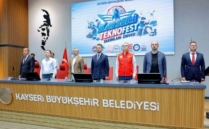 Başkan Büyükkılıç, TEKNOFEST gençliğiyle buluştu: "Kayseri’yi bilim ve teknolojinin merkezi yapacağız" 