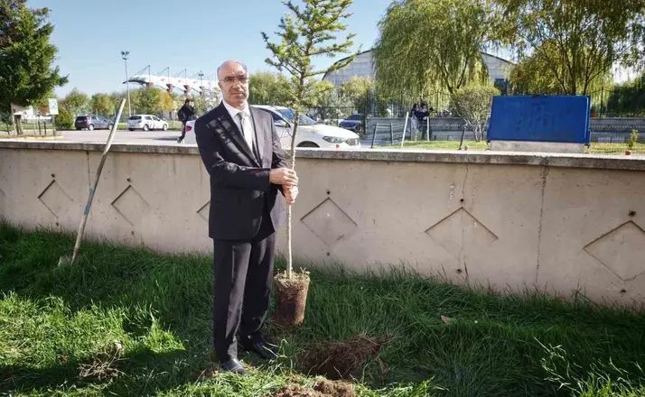 Başmakçı’da evcil hayvanlar kimliklendiriliyor
