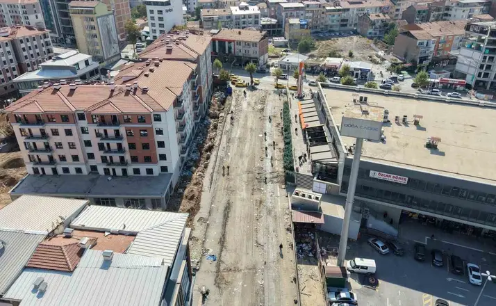 Battalgazi Belediyesi konteynerlerin kaldırıldığı alanlarda temizliği sürdürüyor
