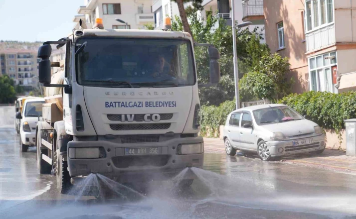 Battalgazi’de temizlik çalışmaları sürüyor 