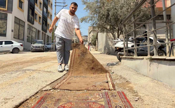 Bayraklı’da bozuk ve çamurlu yollar vatandaşı isyan ettirdi 