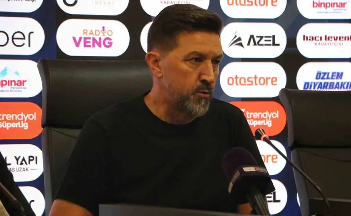 Besnik Hasi: "Ayaklarımızın yere basması gerekiyor"
