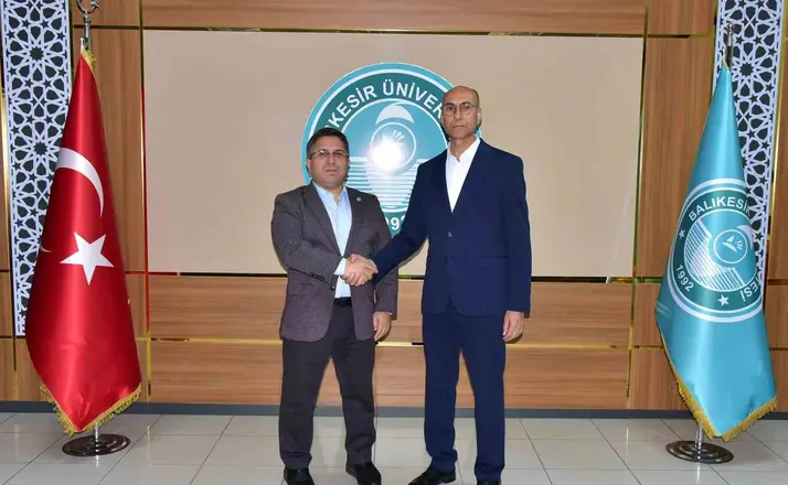 Bigadiç MYO’da Eğitime katkı sunan hayırsever İbrahim Duru’ya plaket
