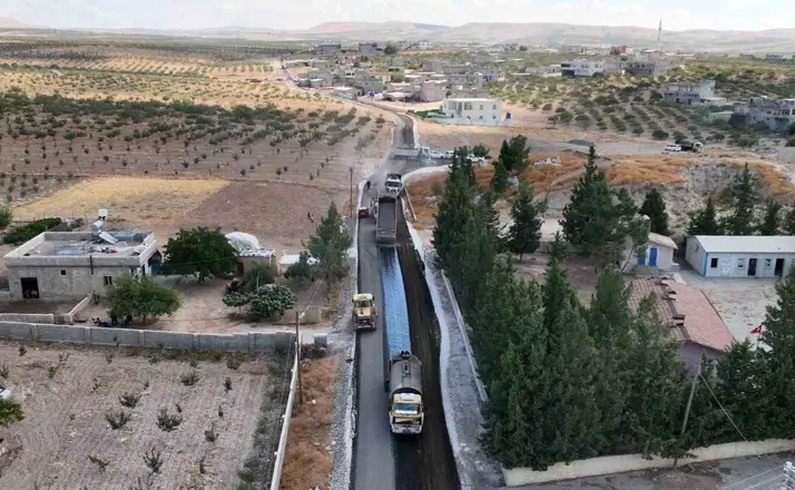 Birecik’te 40 kilometrelik grup yolunda asfalt çalışmaları tamamlandı
