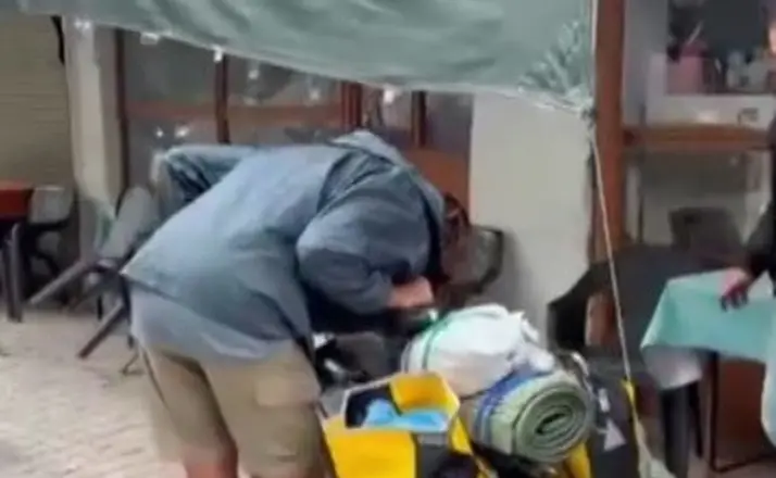 Bisikletli Fransız gezgine vatandaşlardan yardım eli

