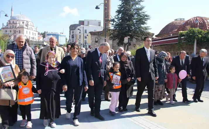 Bolu’da 1 Ekim Dünya Yaşlılar Günü için farkındalık yürüyüşü düzenlendi
