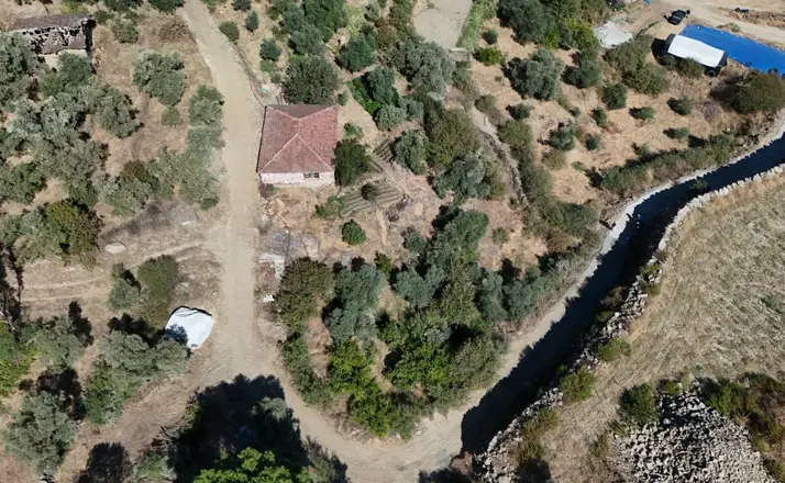 Bozdoğan Belediyesi Kamışlar Mahallesi’nde yolları yeniliyor
