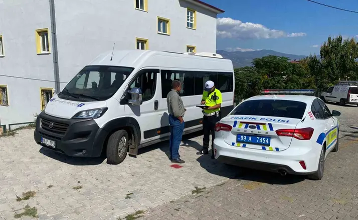 Bozdoğan emniyeti öğrencilerin güvenliği için sahada
