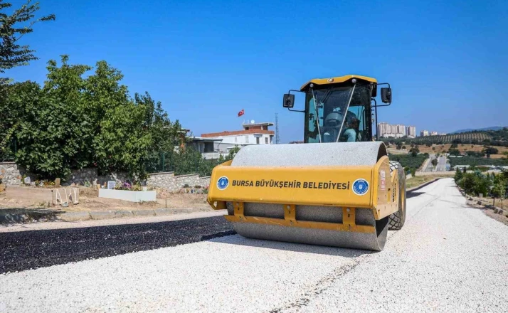 Bursa’da mezarlık yolları yenileniyor 