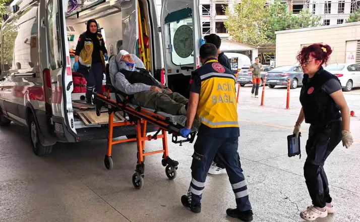 Bursa’da otomobil şarampole uçtu: 2 yaralı
