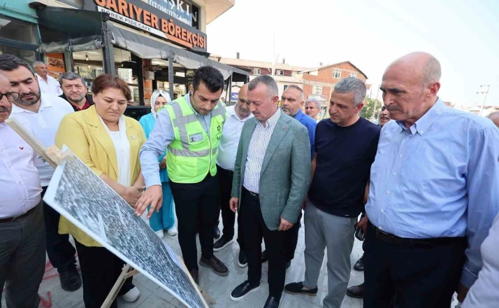 Büyükakın Çayırova’da projeleri yerinde inceledi, esnafla buluştu 