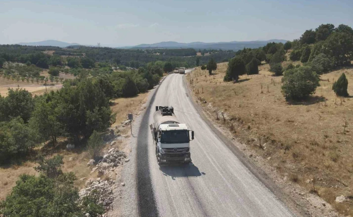 Büyükşehir Harmancık’ta da yolları yeniliyor 