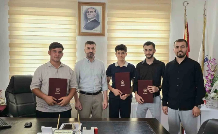 Çermikte hafızlık eğitimini tamamlayanlara belgeleri verildi 