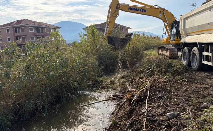 Dalaman’da su taşkınının izleri siliniyor
