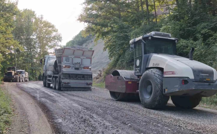 Değirmentepe’de sathi kaplama çalışması tamamlandı 
