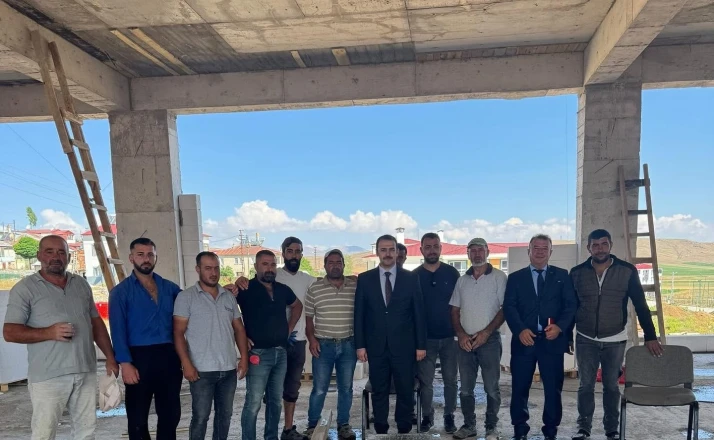 Demirözü’nde Öğretmenevi inşaatında inceleme 