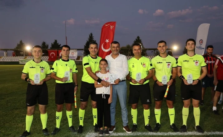 Denizli Büyükşehir Futbol Turnuvası kupalar sahiplerini buldu 