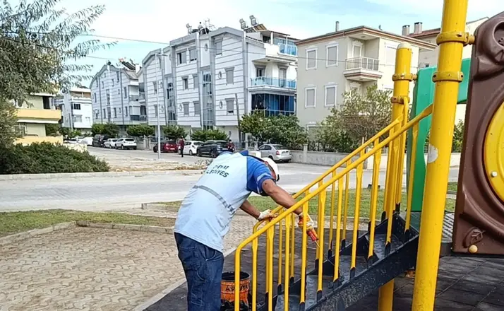Didim Belediyesi’nden parklarda genel bakım çalışması
