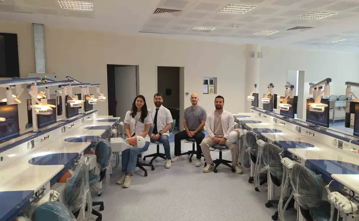 Diş hekimliği öğrencileri kliniğe mankenler üzerinde hazırlanacak
