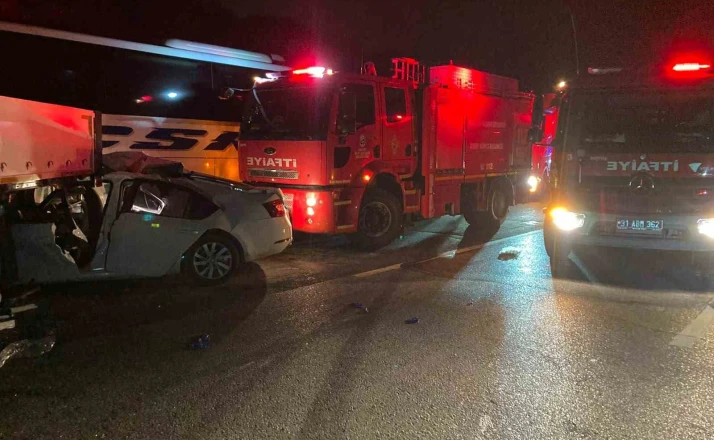 Doğum günü kutlamasına giderken yaşanan feci kazada: 24 ve 23 yaşındaki 2 genç öldü 