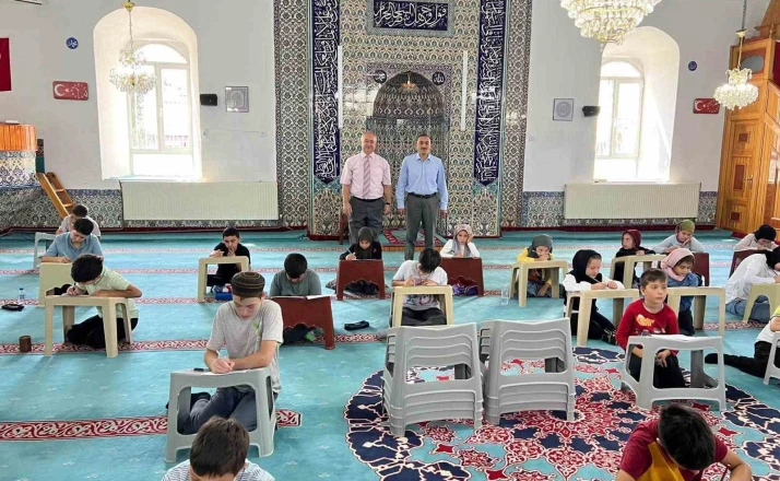 Dumlupınar’da Yaz Kur’an Kursu öğrencilerine Bilgi Birikim Sınavı 