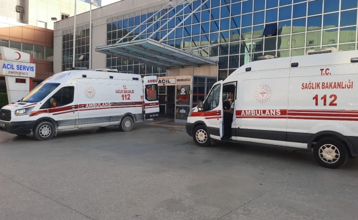Durdurduğu otomobile kurşun yağdırdı, 1’i ağır 3 yaralı 