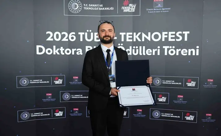Düzce Üniversitesi öğretim üyesi üçüncü oldu
