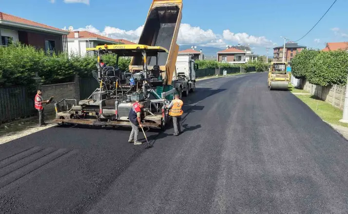 Düzce’de hafta sonu asfalt mesaisi
