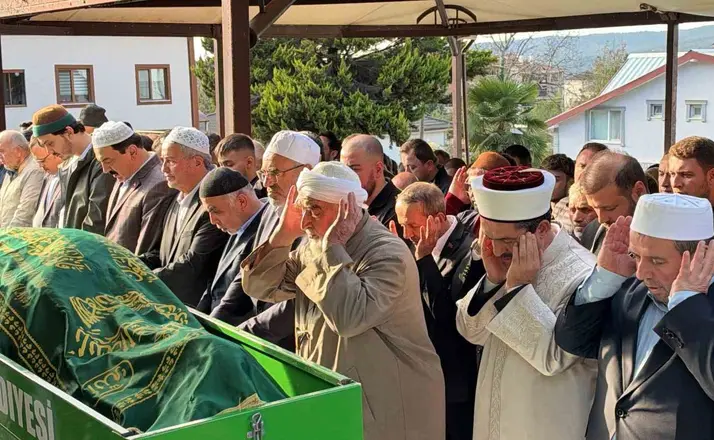 Düzce’nin sevilen iş adamı son yolculuğuna uğurlandı
