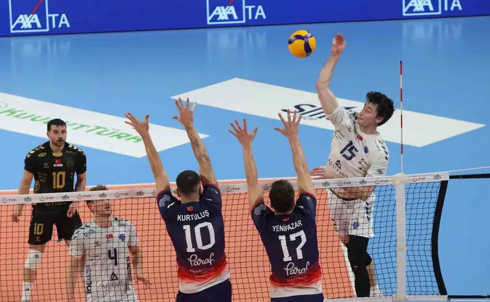 Efeler Ligi: Altekma: 0 - Halkbank: 3
