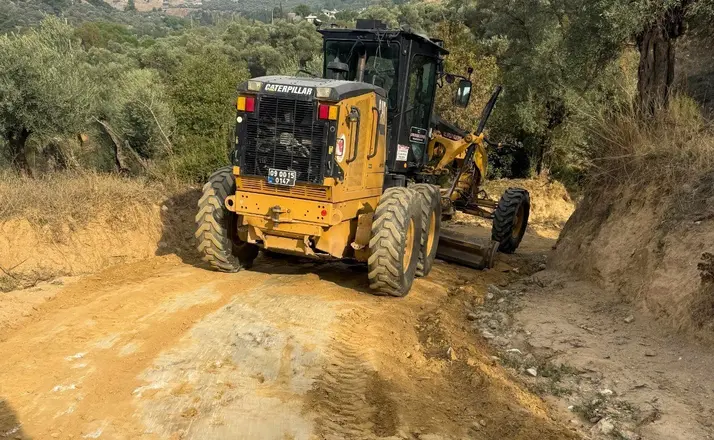 Efeler’de hasar gören tarım arazi yolları açılıyor
