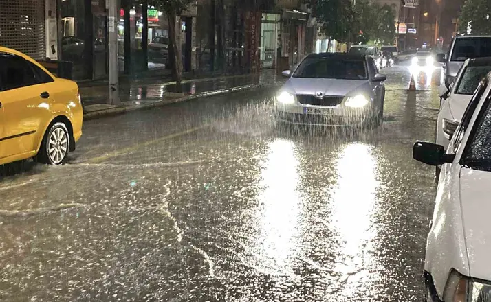 Elazığ’da sağanak etkisini sürdürüyor
