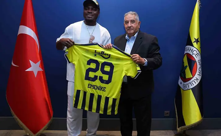 Emmanuel Emenike’den, Fenerbahçe’ye ziyaret

