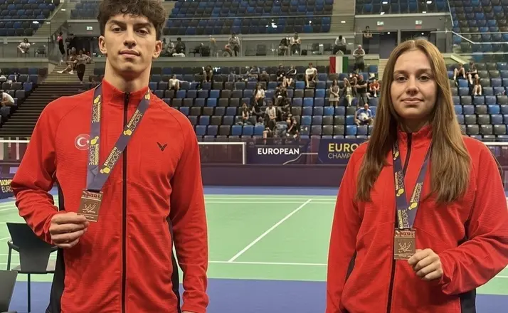 Erzincanlı badmintoncular dünya gençler sıralamasında 2. sıraya yükseldi
