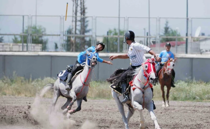 Erzurum’da nefes kesen cirit maçları 