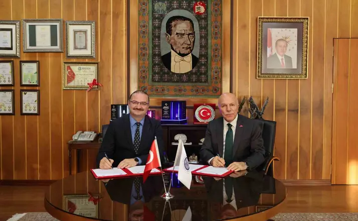 Erzurum’un kültürel ve bilimsel vizyonuna katkı sunacak iş birliği için imzalar atıldı
