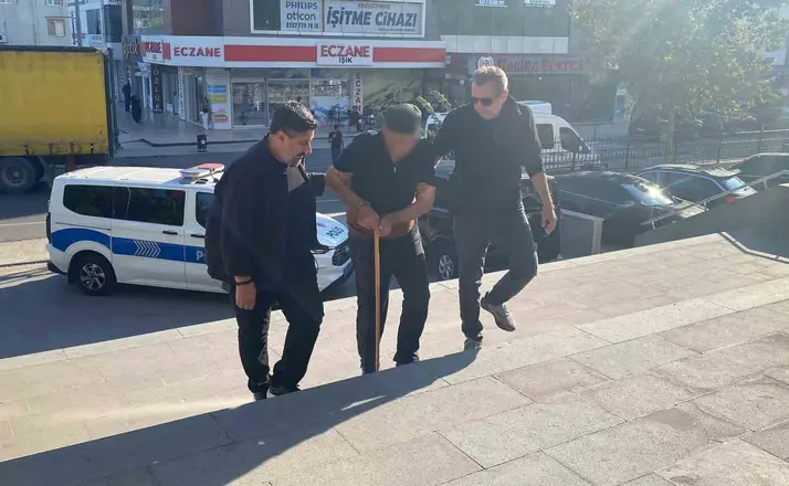 Eşini öldüren 78 yaşındaki Ünlü, hakim karşısında
