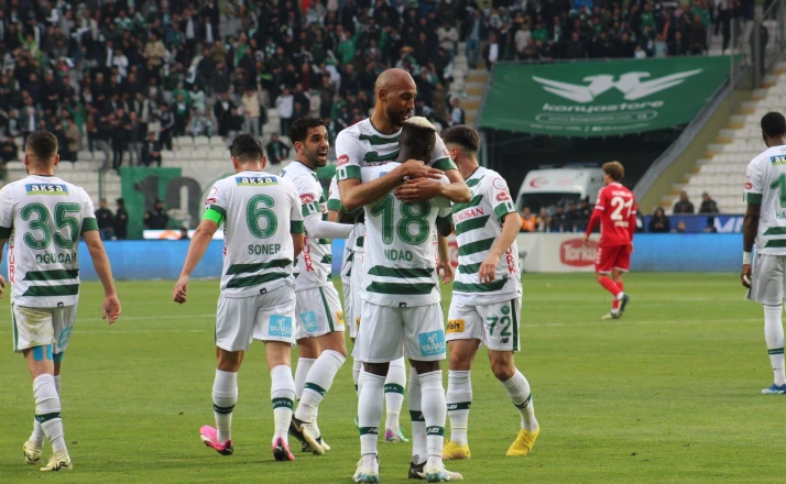 Eski Konyasporlu yıldız Fransa'ya döndü